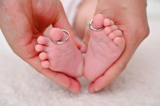 攸县怀孕肚子一边高一边低